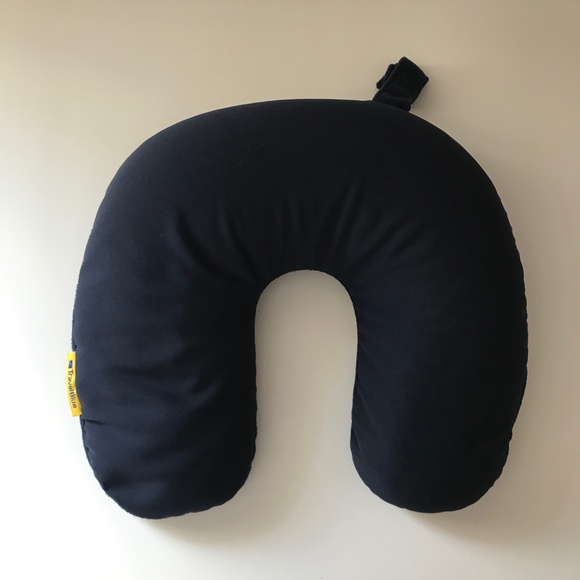 3/$20 TravelBlue Navy U-shaped Travel Neck Pillow - Picture 1 of 5